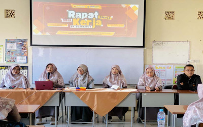 Rapat Kerja SD dan SMP Insan Amanah 2025